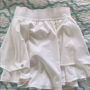 lululemon white skirt size 0 (never been worn)